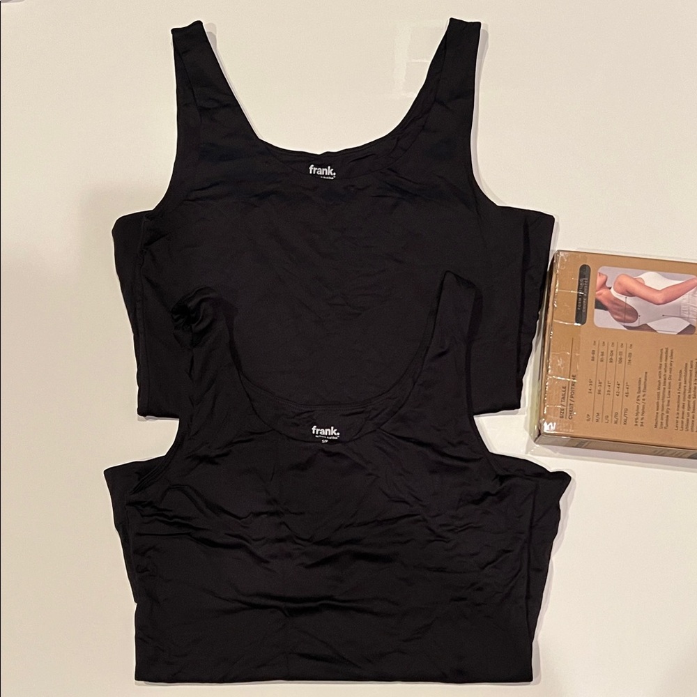 Frank & Oak 2 Pack Smoothing contour Tank Tops, double layer